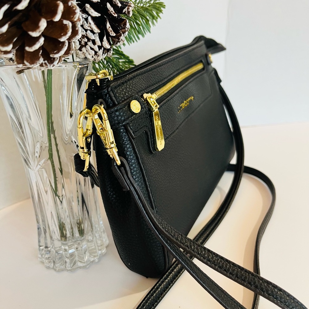 LIZ CLAIBORNE Wristlet “AUBREY” Bag Black w Gold Trim